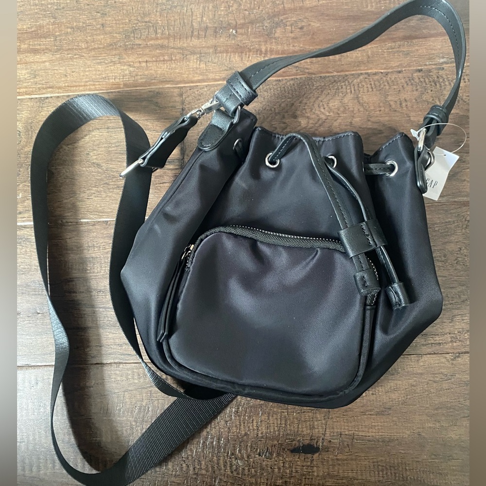 NWT GAP Black Bucket Bag with Adjustable Strap